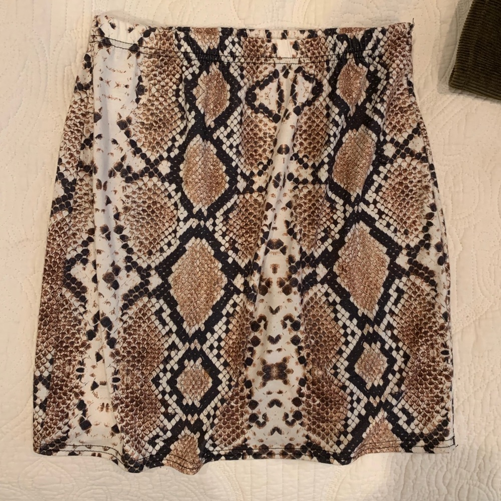 Pretty little thing snake skin pattern skirt